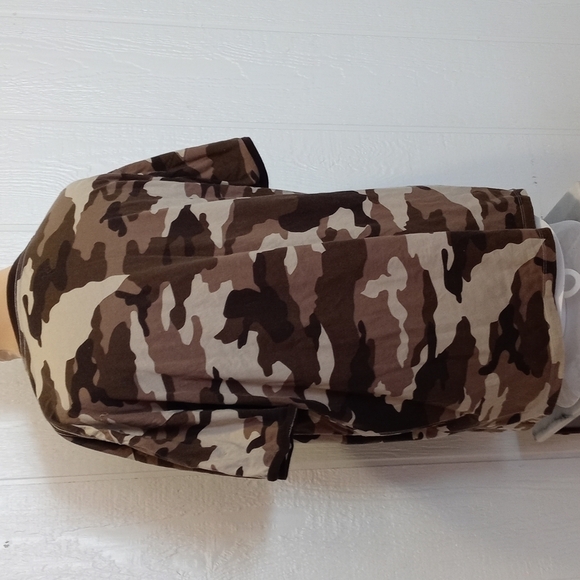 Gap camo tee size XXL excellent condition - Picture 5 of 7
